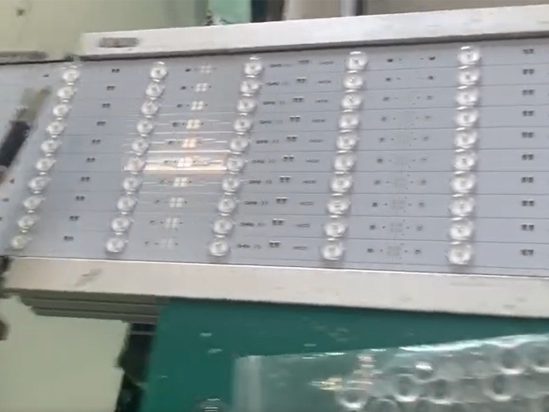 LED Strip With Lens And Glue Going Through Reflow